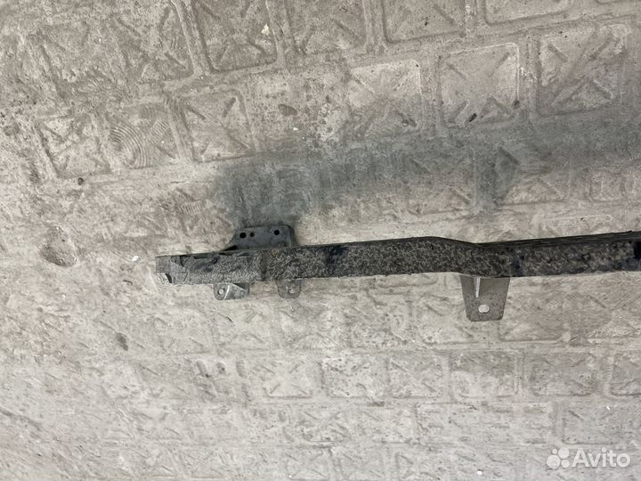 Усилитель переднего бампера Kia Sportage 3