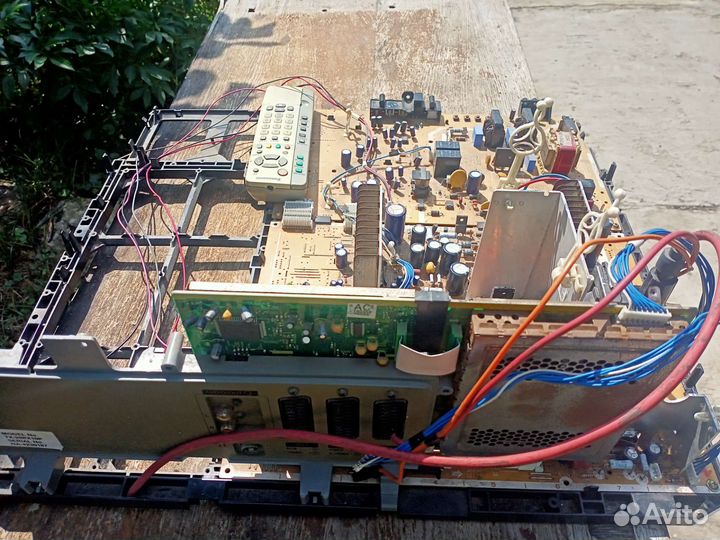 Плата от телевизора в рабочем состоянии