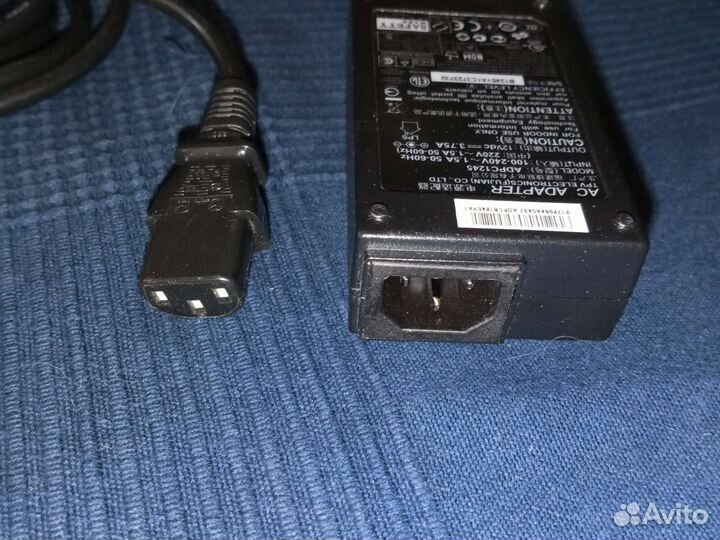 Фирменный блок питания 12в, 3,75а, 5,5х2,5мм TPV