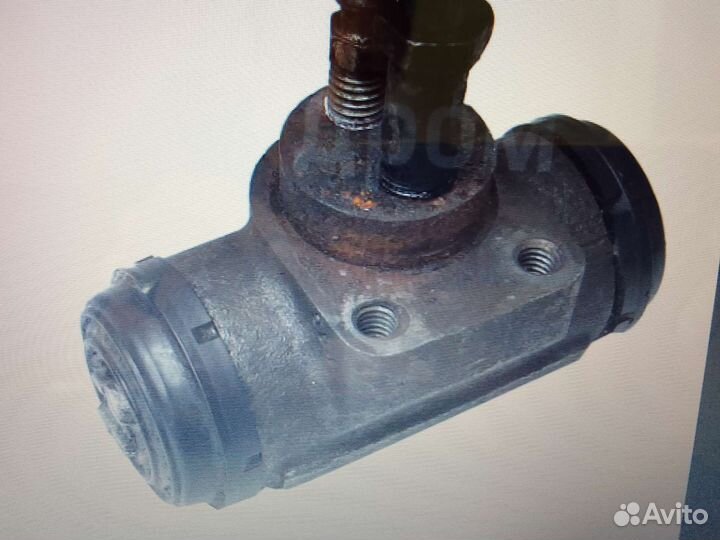 Задний тормозной цилиндр. Тойота Кавалер