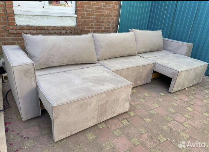 Диван П образный