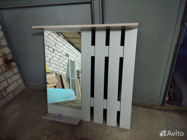 Вешалка в прихожую с зеркалом
