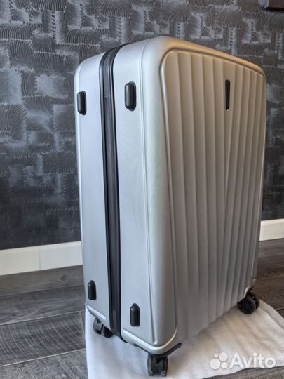 Чемодан на колесах большой l