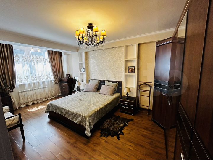 2-к. квартира, 90 м², 10/10 эт.