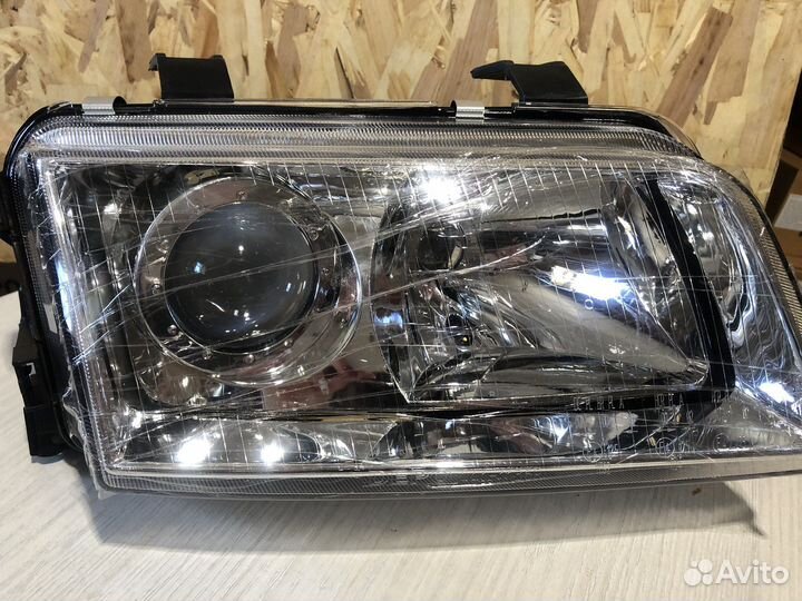 Фара правая audi A4 94-98