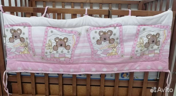 Детская кроватка с маятником