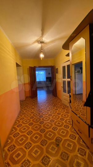 3-к. квартира, 85 м², 1/1 эт.