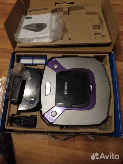 Робот пылесос philips