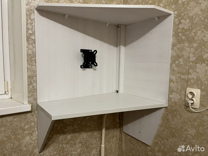 Компьютерный стол угловой