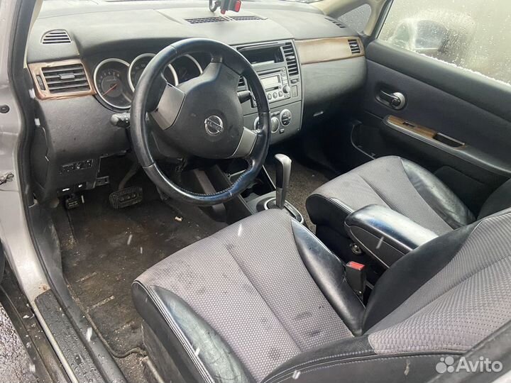 Торпедо Nissan Tiida C11 (2004-2012)