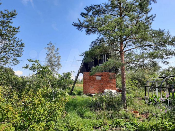 Дом 20 м² на участке 10 сот.