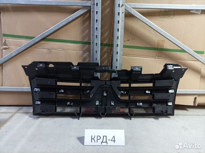 Решетка радиатора Mitsubishi Pajero 4 2006