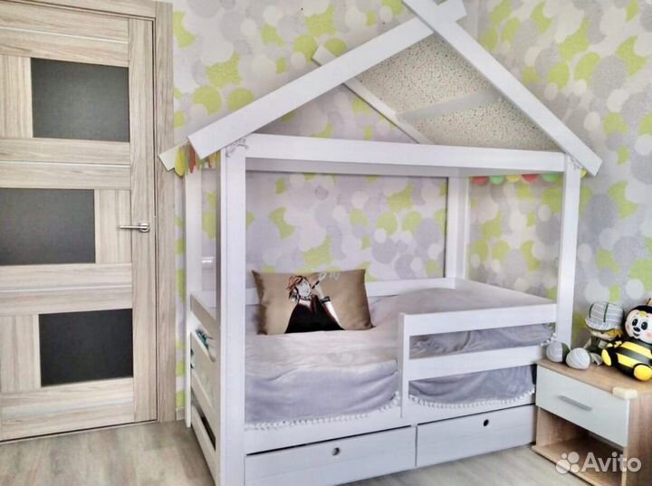 Детская кровать домик