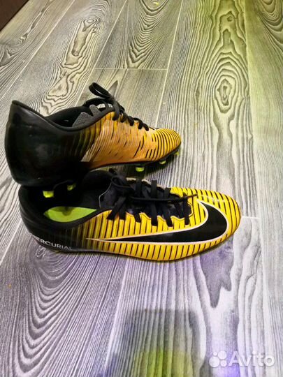 Кроссовки (бутсы) Nike