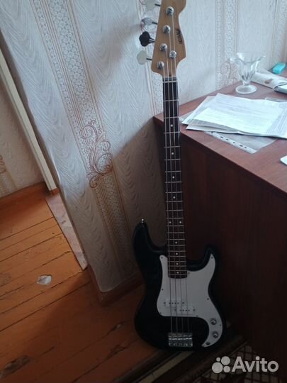 Бас гитара