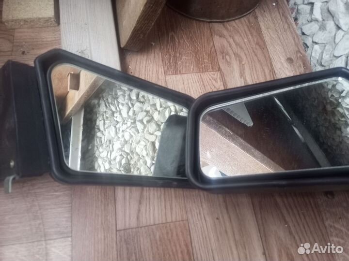 Зеркало заднего вида