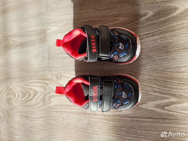 Кроссовки детские 20 размер