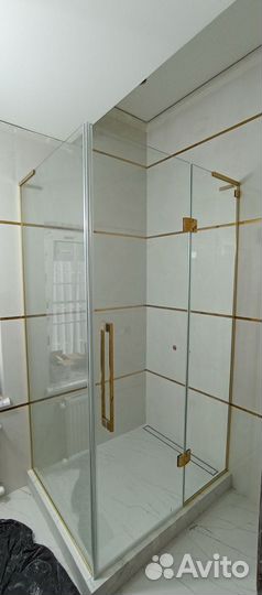Стеклянная перегородка для ванной