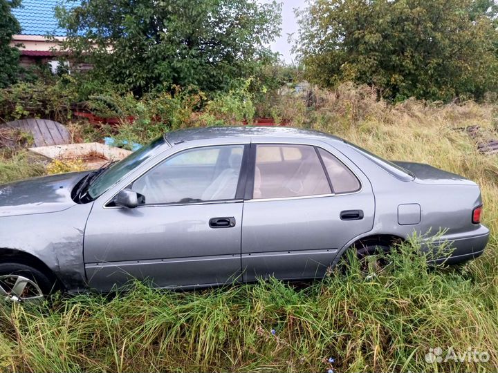 Toyota Camry 2.2 МТ, 1994, 200 000 км