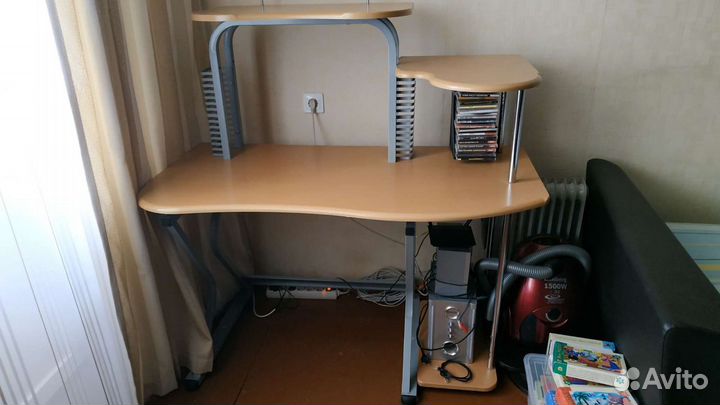 Компьютерный стол