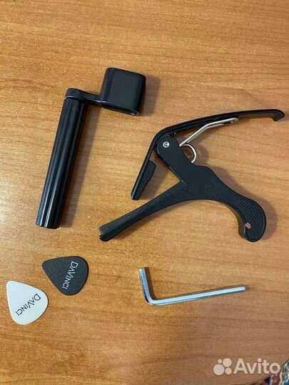 Акустическая гитара