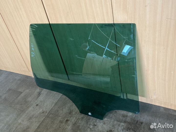 Volkswagen passat b5+ заднее правое стекло combi