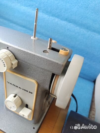 Швейная машинка чайка 142