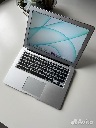 MacBook Air 13 2017 Core i5 8GB RAM 256GB SSD