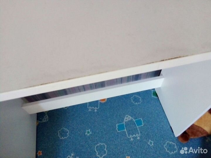 Стол для ноутбука