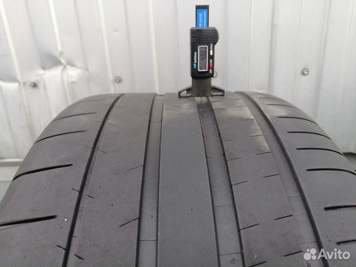 Michelin Pilot Super Sport 285/35 R21 и 325/30 R21