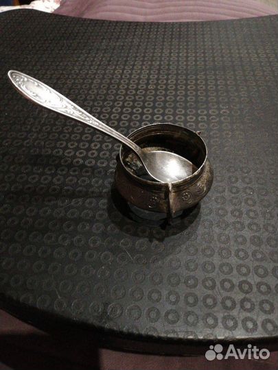 Мельхиоровая солонка цветы