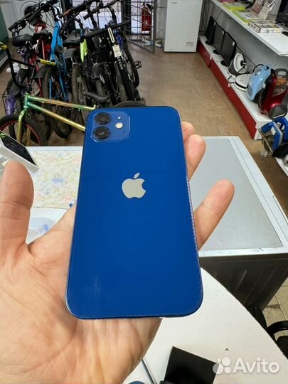 iPhone 12, 64 ГБ