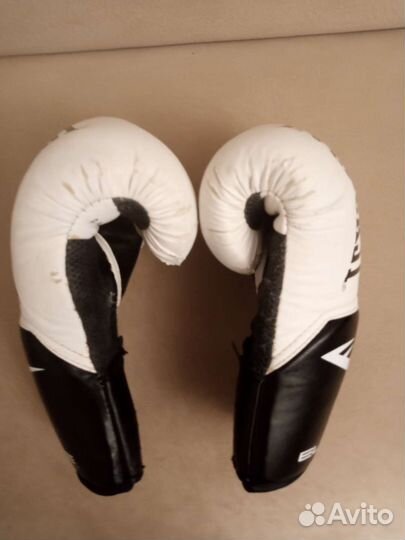 Боксерские перчатки Everlast Elite