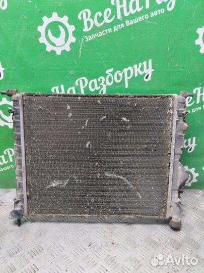 Радиатор охлаждения Renault Logan 1