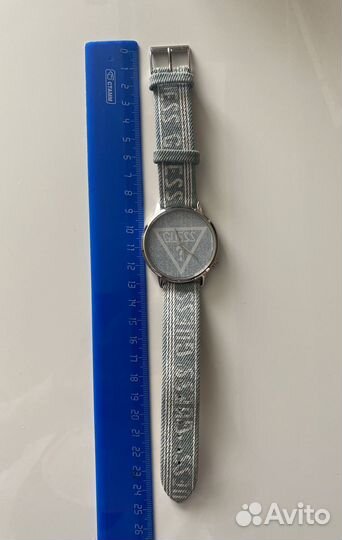 Часы наручные Guess