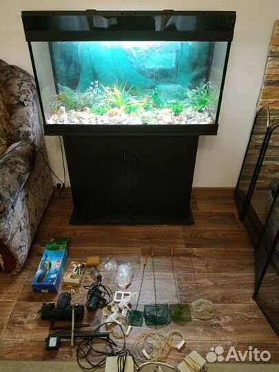 Аквариум с тумбой, объемом 200 л