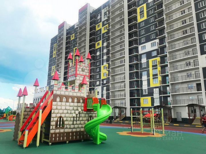 2-к. квартира, 72,2 м², 1/17 эт.