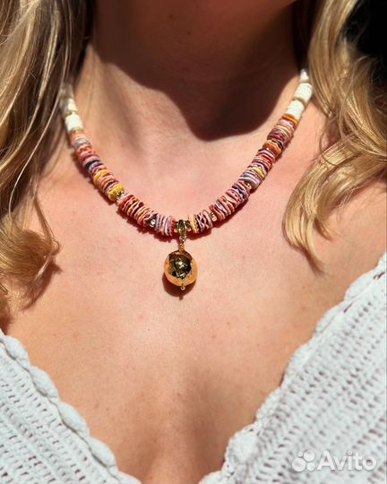 Колье из ракушки с барочной жемчужиной