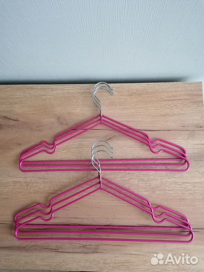 Набор плечиков/ вешалки антискользящие. Новые