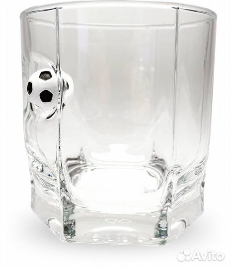 Стакан Грумбридж с футбольным мячом