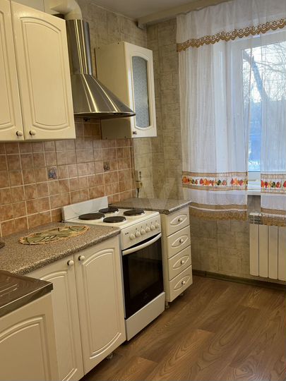 2-к. квартира, 53 м², 2/4 эт.