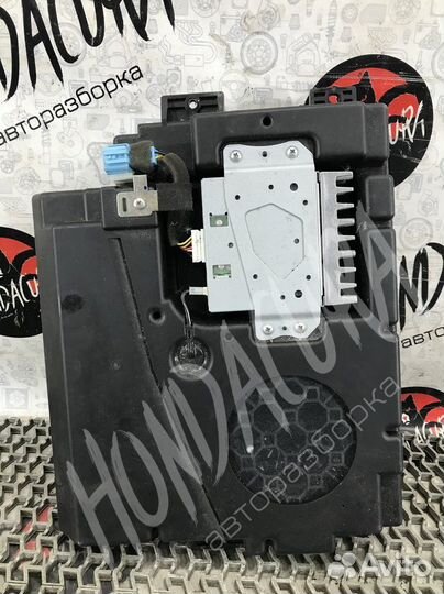 Сабвуфер Honda CR-V