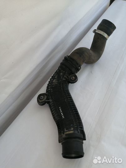 Патрубок интеркулера 1K0145840R можно раздельно