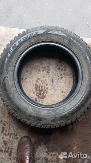 Kumho I'Zen KW22 215/65 R16 98T