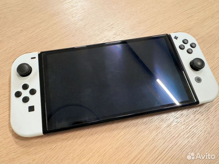 Nintendo Switch oled + Super Mario Bros. U Deluxe