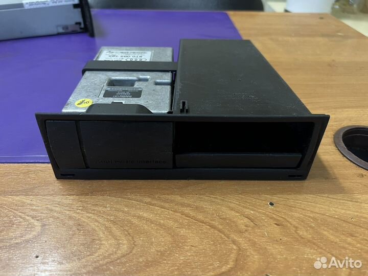 Блок AMI 3G VAG 8T0035785