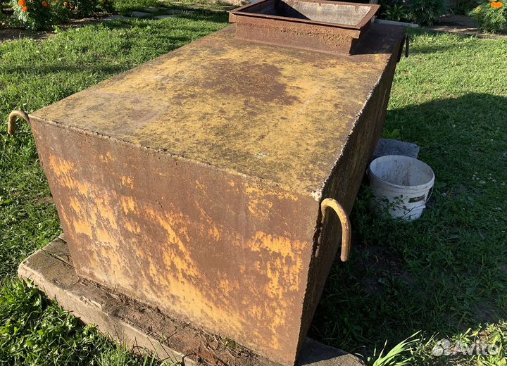 Железный бак