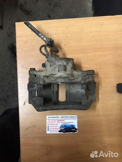 Суппорт передний левый Фольксваген Пассат б3