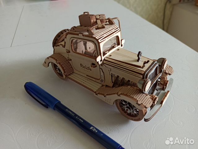 Готовая модель - винтажная машина. Фанера