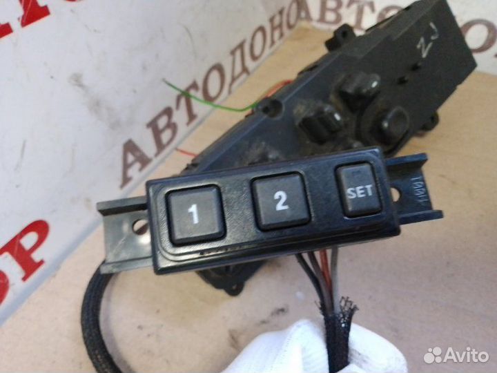 Блок управления стеклоподъемниками передний левый